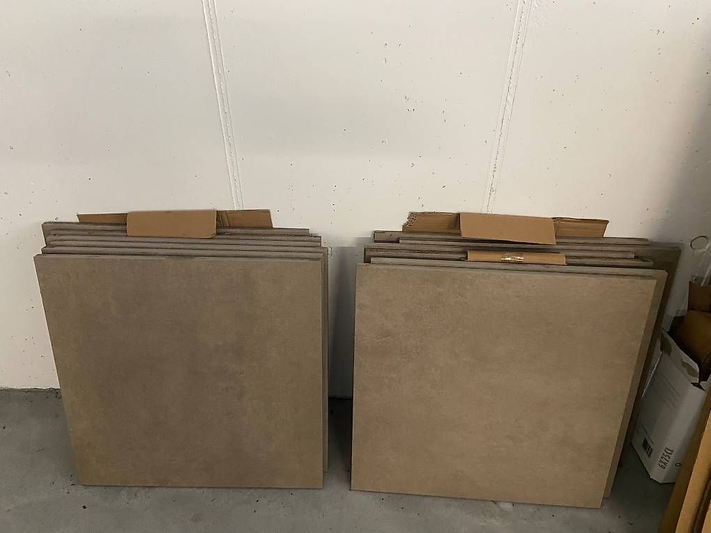Bodenbeläge: Feinsteinzeugplatten – Gebraucht aus Geuensee von cla_fn97 1