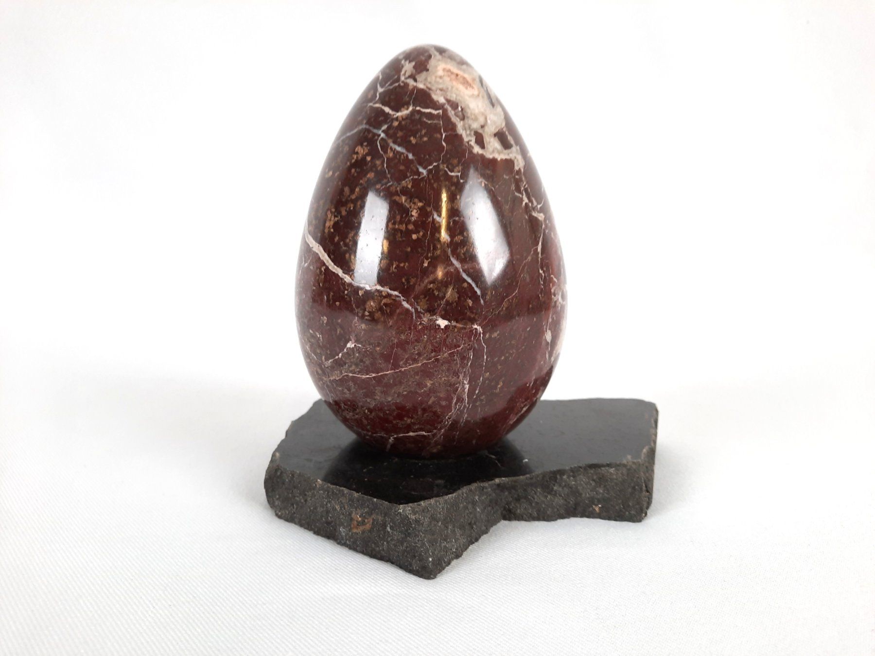 Mineralien & Heilsteine: Braun/Rotes Deko Ei in Marmor Optik – Gebraucht aus Beinwil am See von Restwert_Beinwil