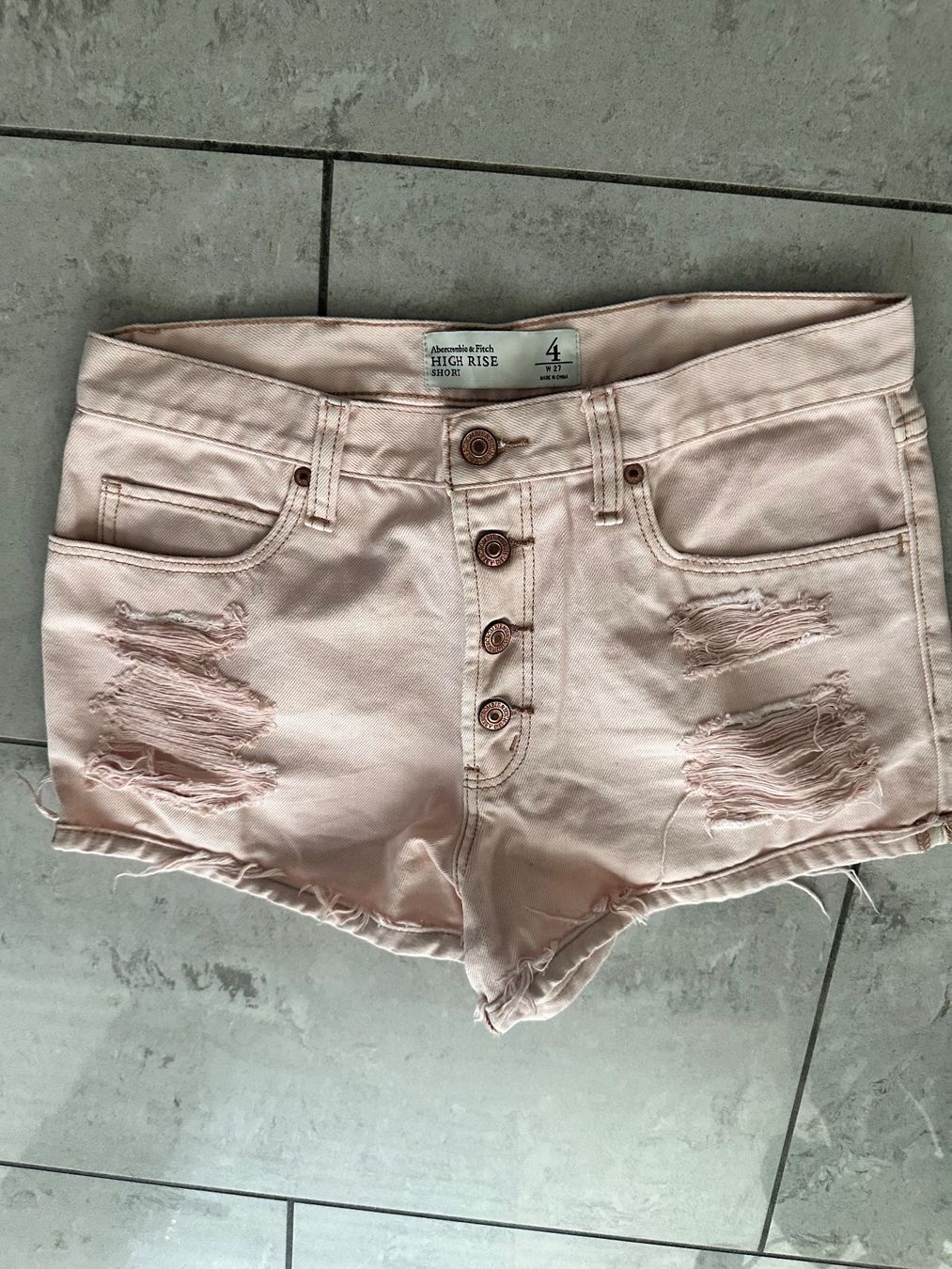 Abercrombie Jeans: Shorts Abercrombie W27 – Nuovo (secondo la descrizione) da Bolligen venduto da chaetzli1133