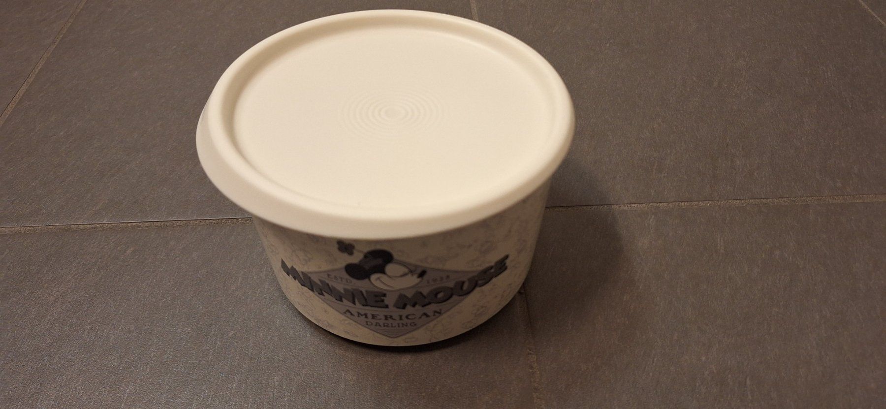 Tupperware Behälter & Ähnliches: Tupperware, super top, Minnie (960ml) – Neu und originalverpackt aus Lussery-Villars von pousinete02