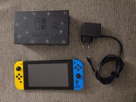 Nintendo Switch Fortnite Edition mit Dock und Netzteil