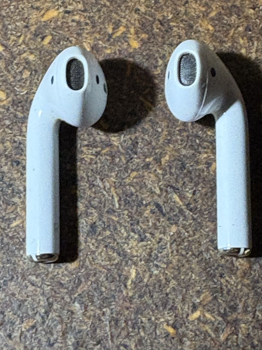 Apple Cuffie: Apple AirPods original Apple – Usato da Balsthal venduto da hammer008 2