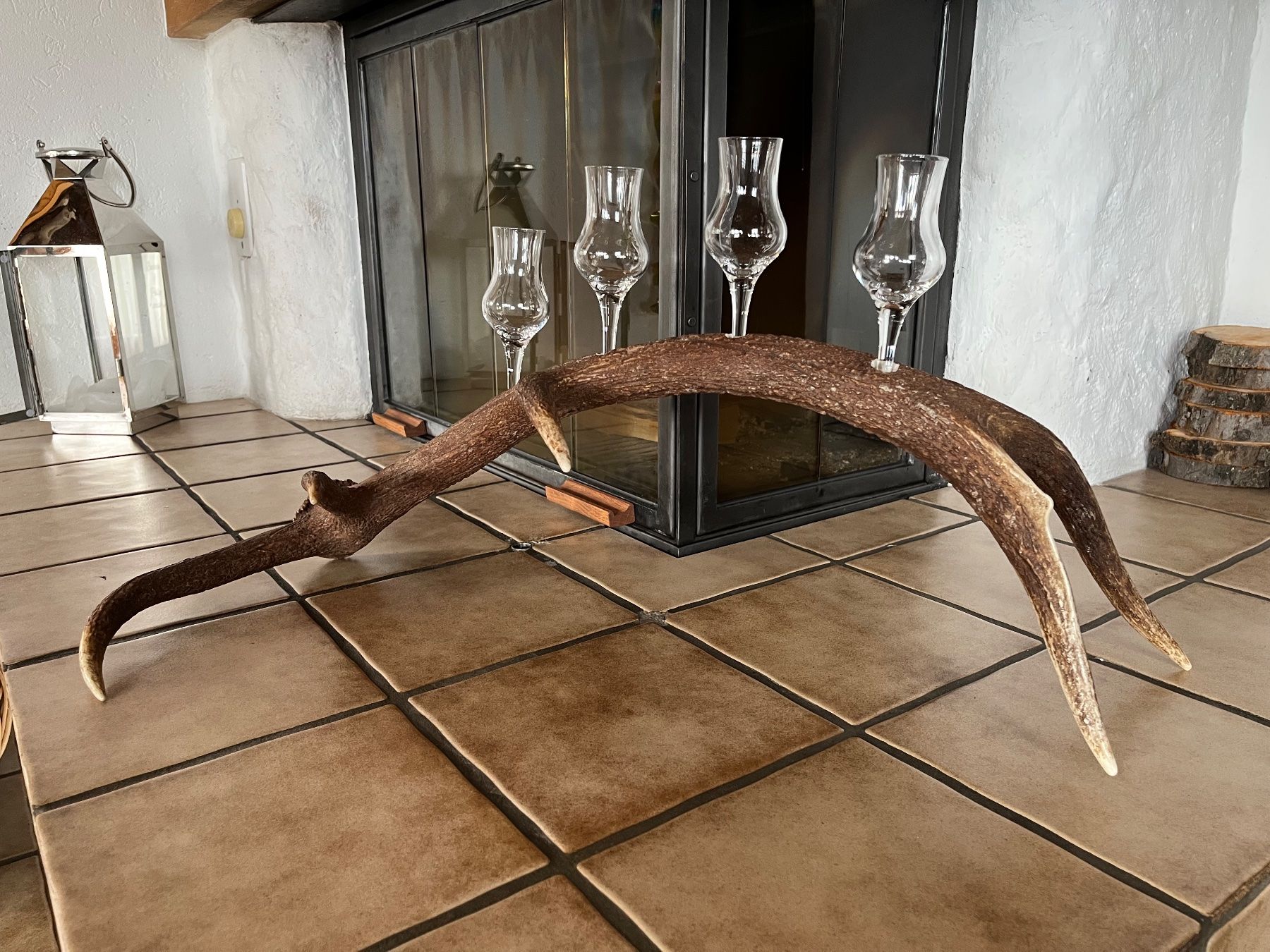 Tutte le decorazioni: Hirschgeweih mit 4 Schnapsgläser – Usato da Sattel venduto da Faca