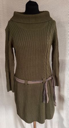 Neuwertiges, olivgrünes Strickkleid von BPC Gr. 36/38