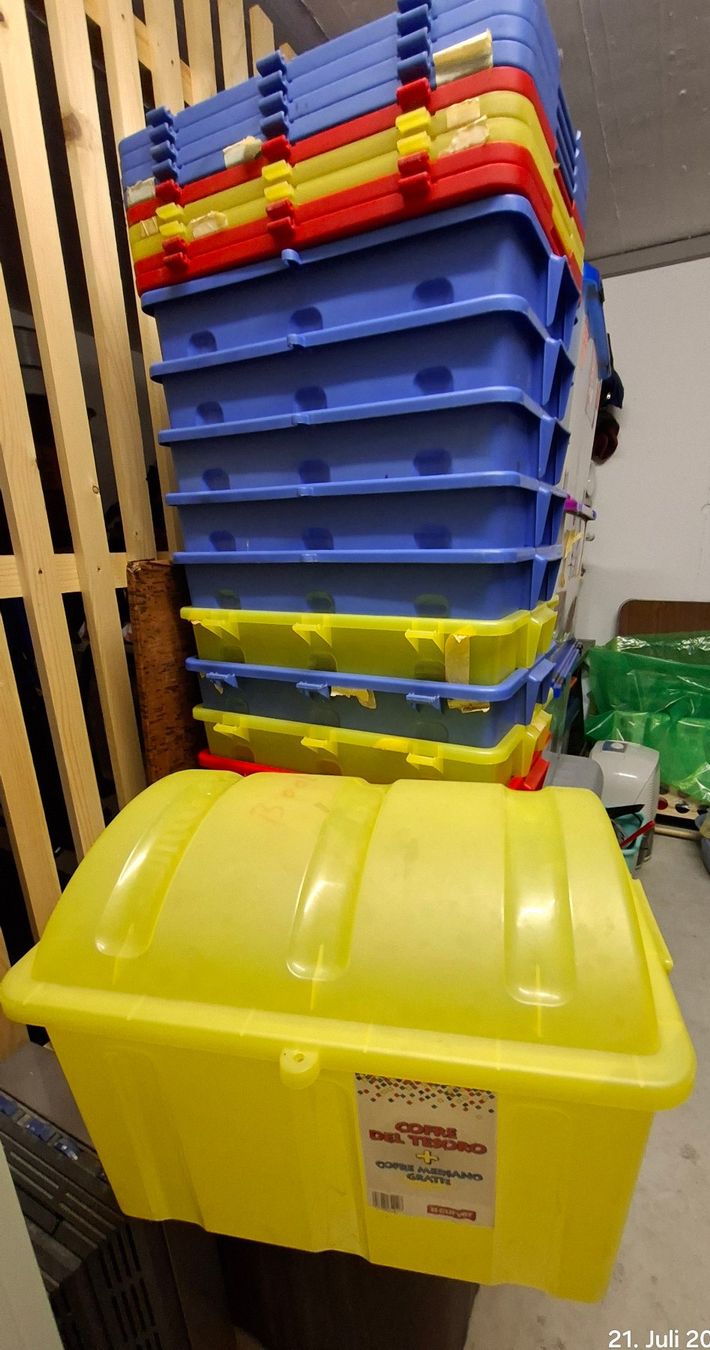 Caisses de transport: Curver Box mit Runddeckel 10 Stück – D'occasion à Fahrweid par Stuempi2