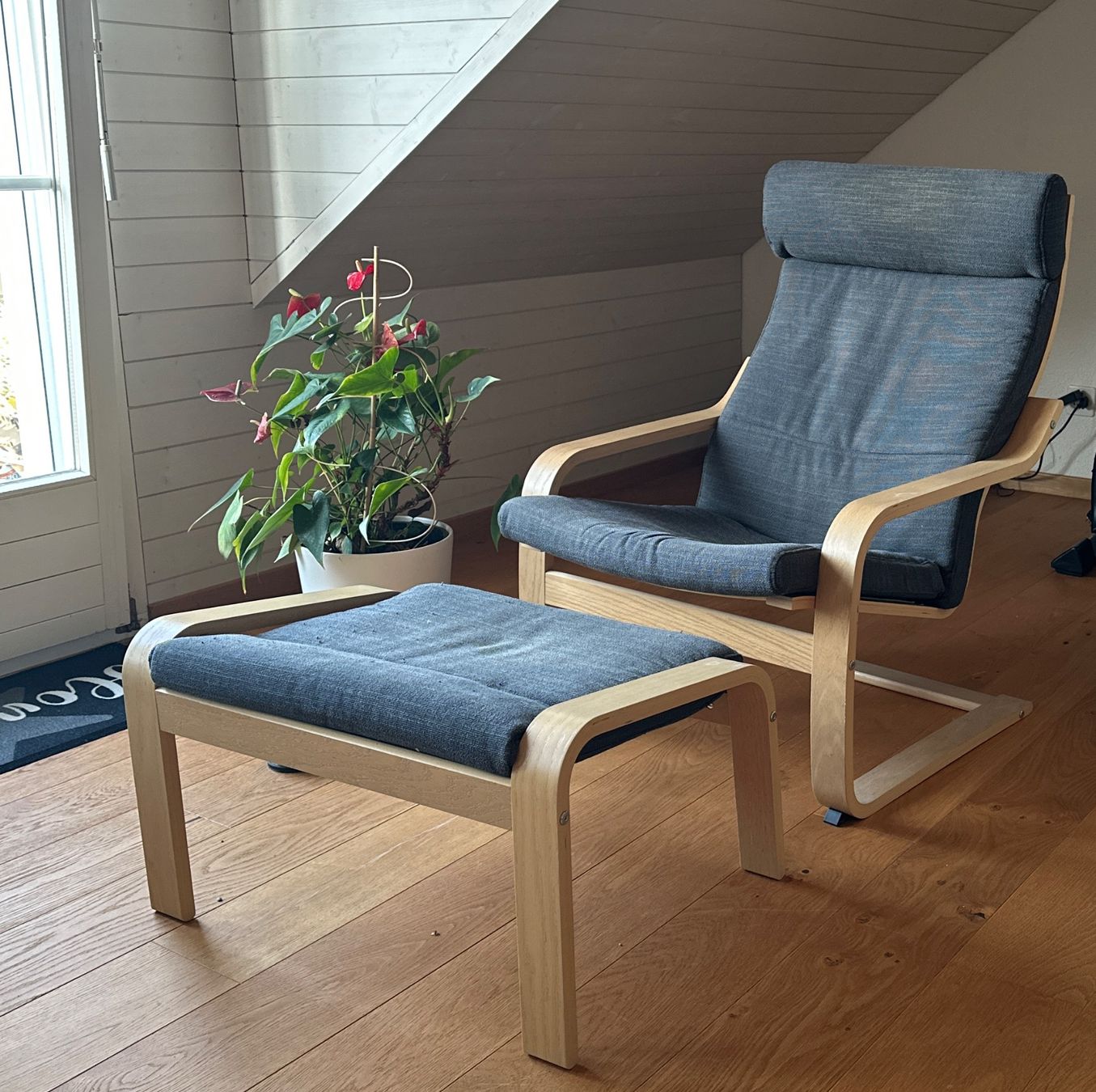 Ikea Poltrone: Bequemer Sessel mit Hocker (IKEA) – Usato da Lutzenberg venduto da GELABUSG