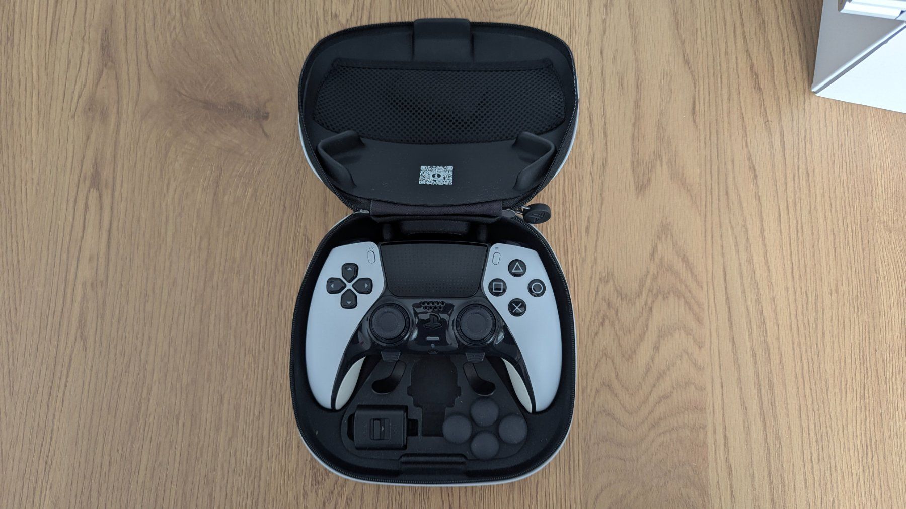 Sony Controller: PS5 DualSense Edge Controller inkl. Original-Hülle & Zubehör – Usato da Wettingen venduto da miguel.mca