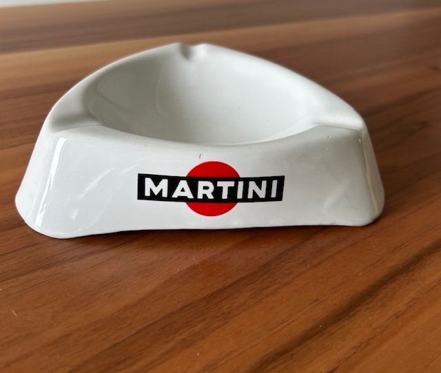 Martini Portacenere: Aschenbecher / Martini / 3-eckig – Usato da Bösingen venduto da Nikita456 1