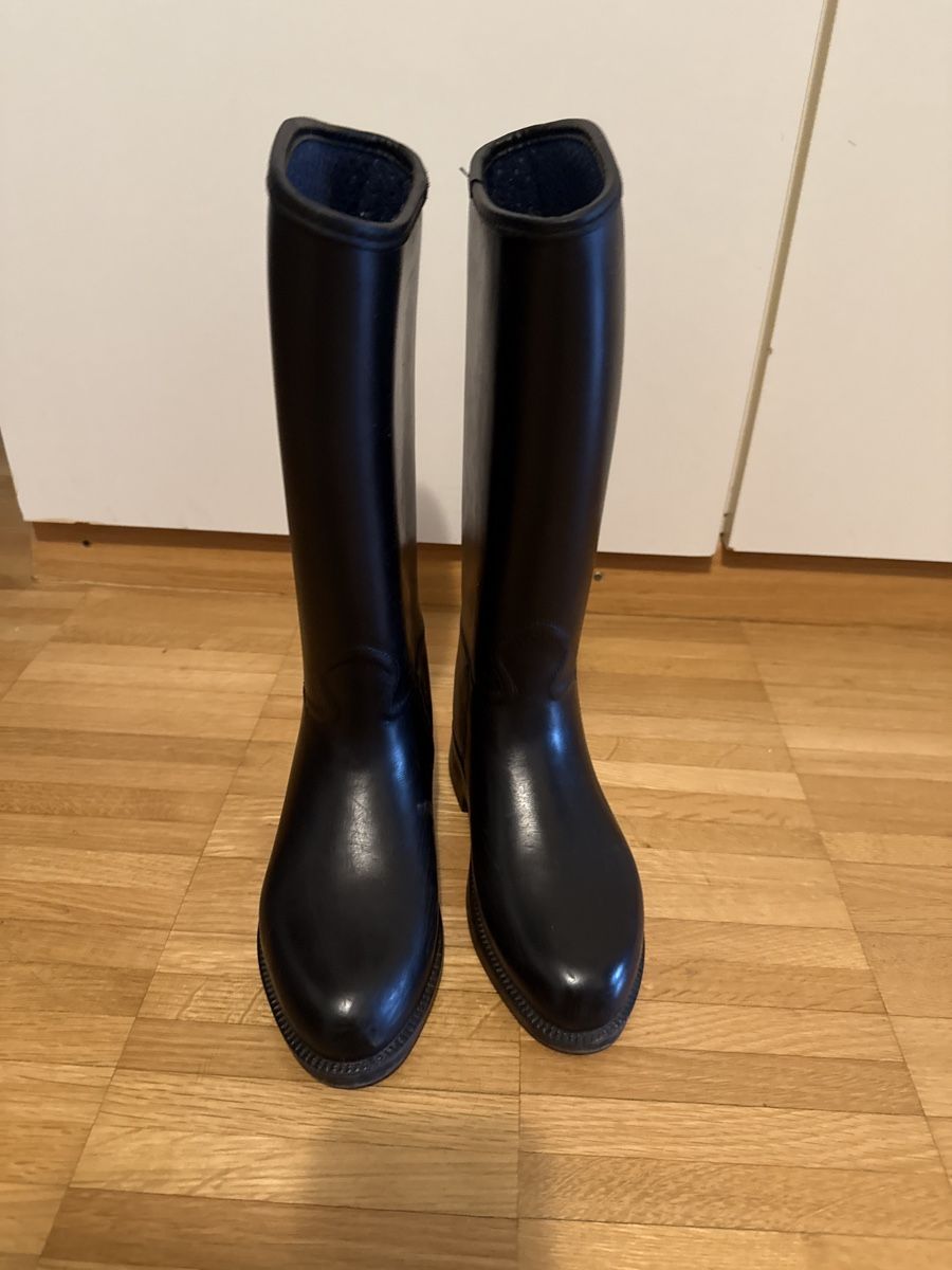 Schuhe für Jungen: Gummistiefel Black Forest Gr 30 – Gebraucht aus Adligenswil von Phoenix2017 3