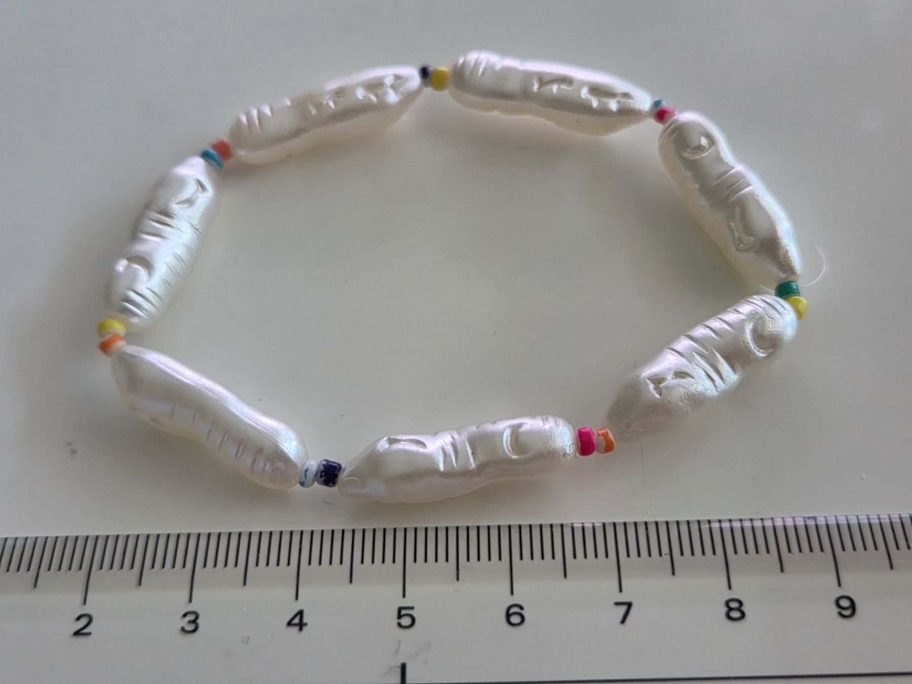 Armbänder & -reifen: Handkette, weisse farbige Chrälleli/Perlen – Gebraucht aus Liestal von ITOlio 2