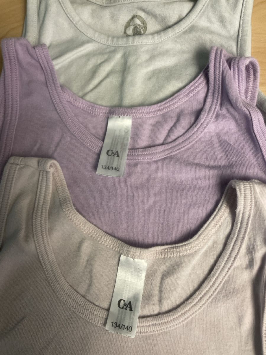 C&A Biancheria intima: 3er Pack C&A Unterhemden/Leibchen Gr. 134/140 Mädchen – Usato da Obergerlafingen venduto da cabo4 1
