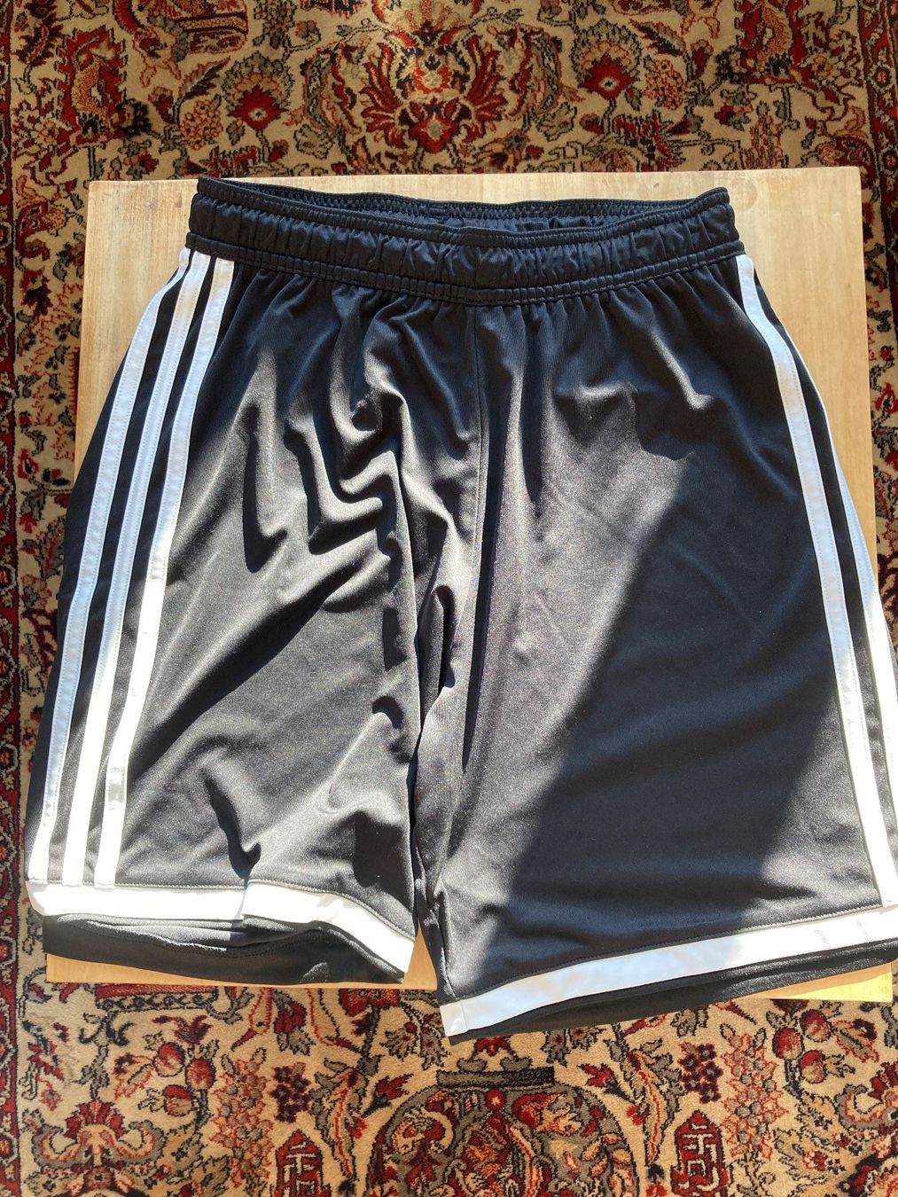 Adidas Hosen: Adidas Sport Shorts Grösse S – Gebraucht aus Basel von 93Miles 2