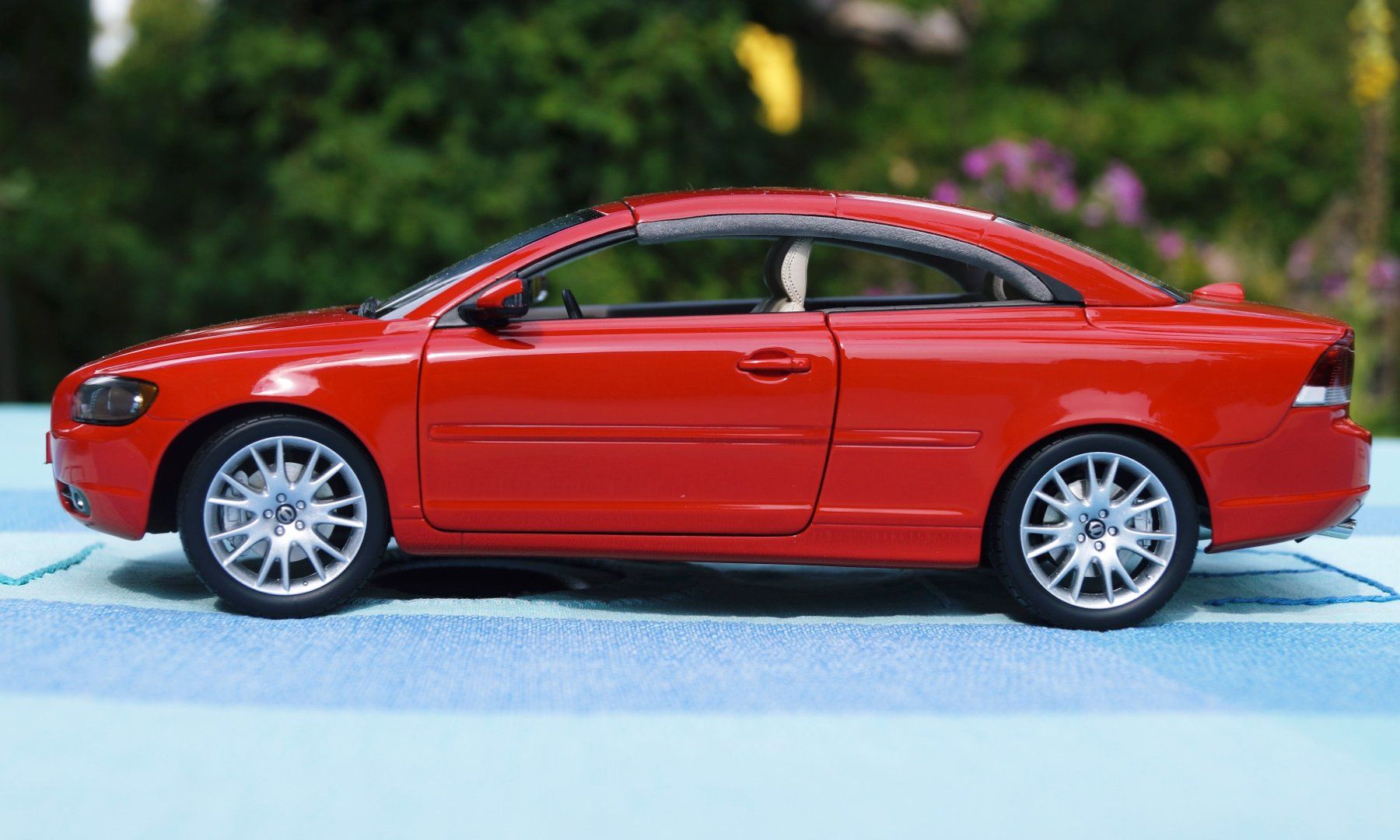 Volvo Modellini d'auto: Volvo C70 Coupé/Cabriolet 1:18 – Nuovo e nell'imballaggio originale da Olten venduto da ava0104 2