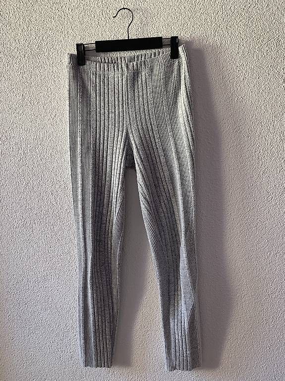 Pantaloni: Bequeme Graue Hose – Usato da Wahlen b. Laufen venduto da Jeanine_T