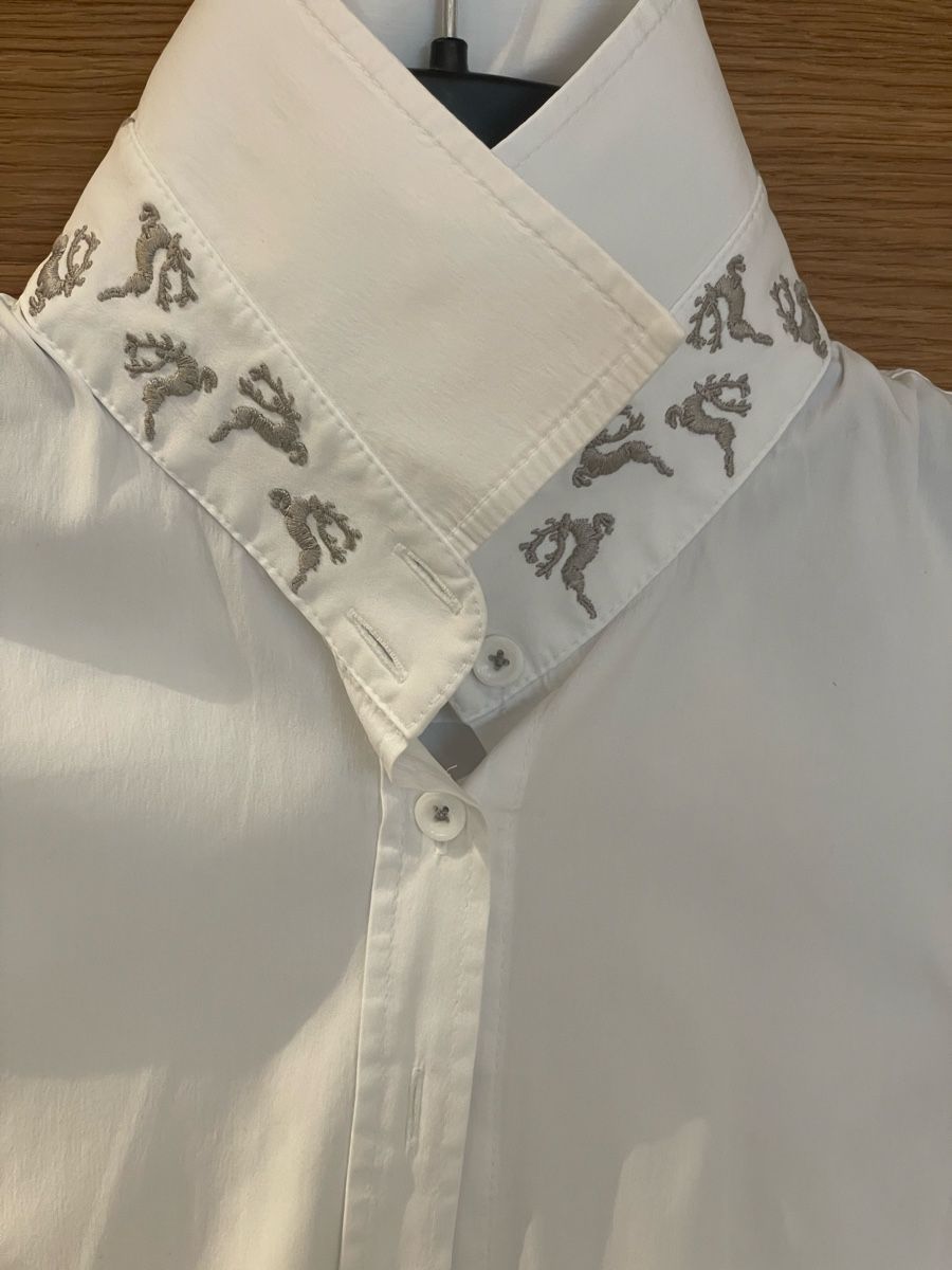 Blusen: Wallmann Bluse weiss mit Hirsch in Grau Gr.38 – Gebraucht aus St. Moritz von hdj_dd7v 1