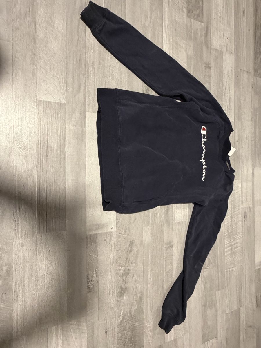 Maglioni & Felpe: Champion Pullover Gr. S, dunkelblau - Top Zustand! – Usato da Zürich venduto da Dar_bgc8 2