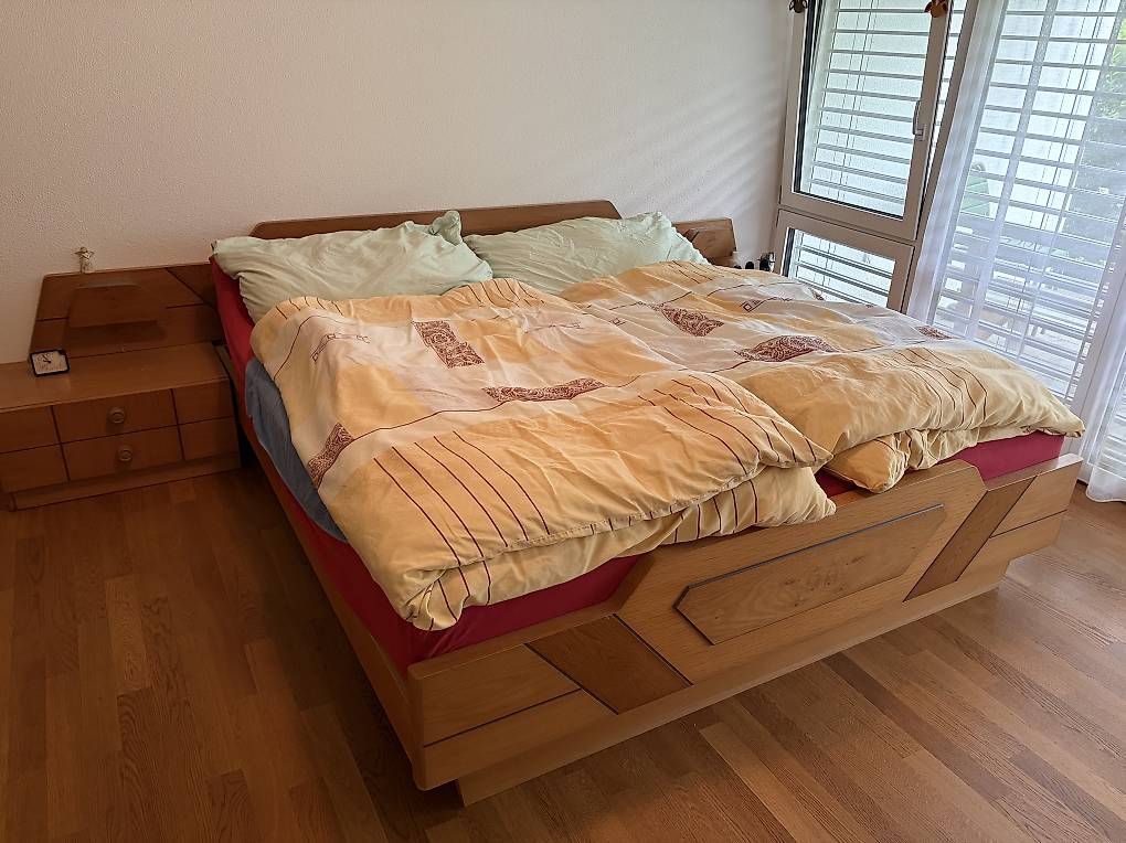 Letti: Komplettes Bett mit Nachttischen – Usato da Villnachern venduto da stephanieomlin 1