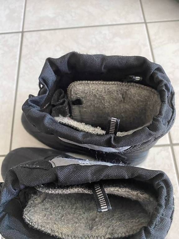 Scarpe per ragazzi: Chaussures de neige pointure 35 – Usato da Lausanne venduto da Catherine1003 2