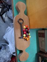 Holzdeko mit Schlüssel und Kugeln – Einzigartiges Design!