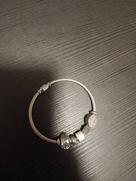 Bracciali & Braccialetti: Armband mit verschiedenen Perlen – Usato da Altstätten SG venduto da sin_2ml6