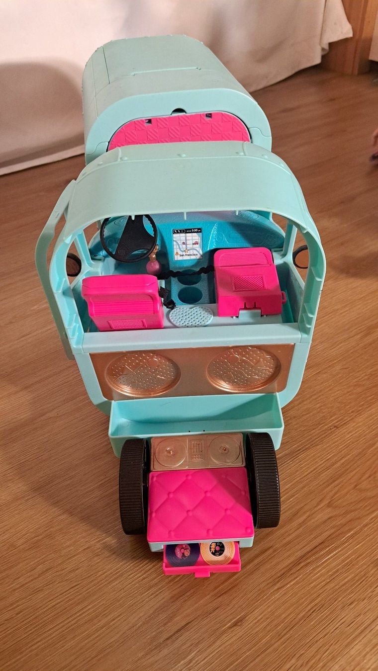 Spielzeuge: LOL Surprise Bus mit Figuren Set 2 – Gebraucht aus Romanshorn von H_meyer 4