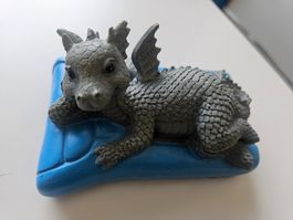 Süsse Drachenfigur / Deko PVC / Kunststoff