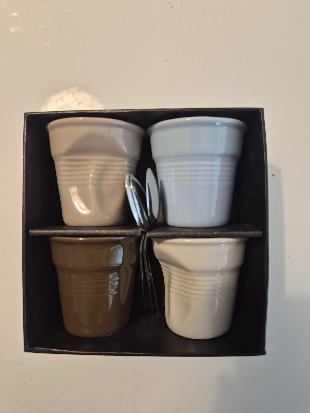 Set di piatti: Espresso Tassen Set inkl. 3 Löffel – Nuovo (secondo la descrizione) da Zug venduto da Roses0 3