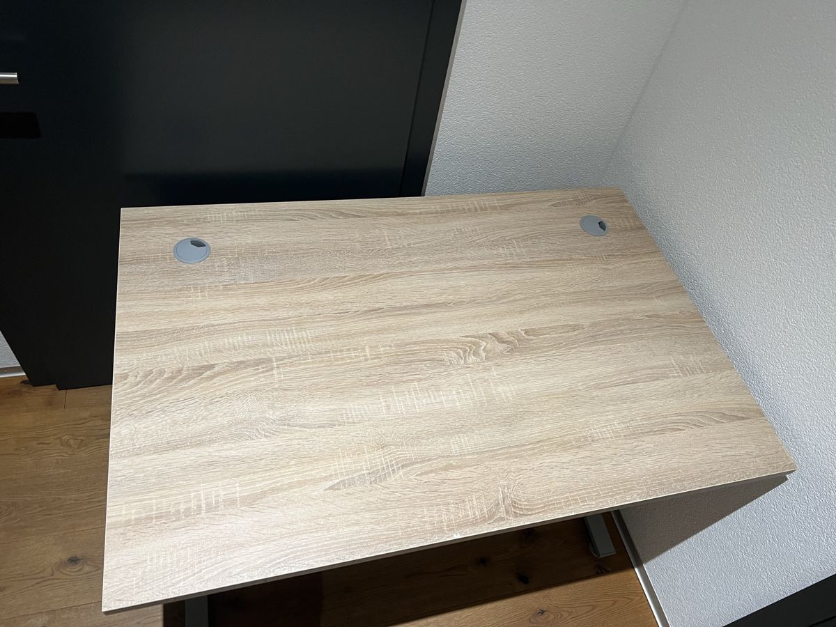 Bureaux: Bürotisch – D'occasion à Stalden VS par Sandro_Regotz 1