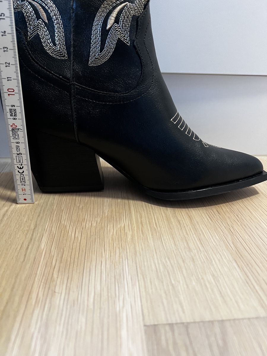 Damenschuhe: COWBOY Stiefel – Gebraucht aus Rapperswil SG von Tiniva 2