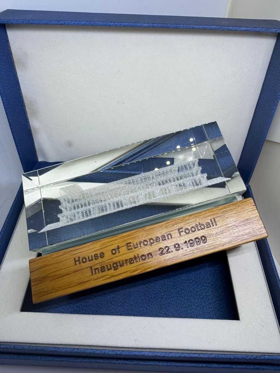 Tutte le decorazioni: UEFA inauguration souvenir – Nuovo e nell'imballaggio originale da Coinsins venduto da LaTof88 1
