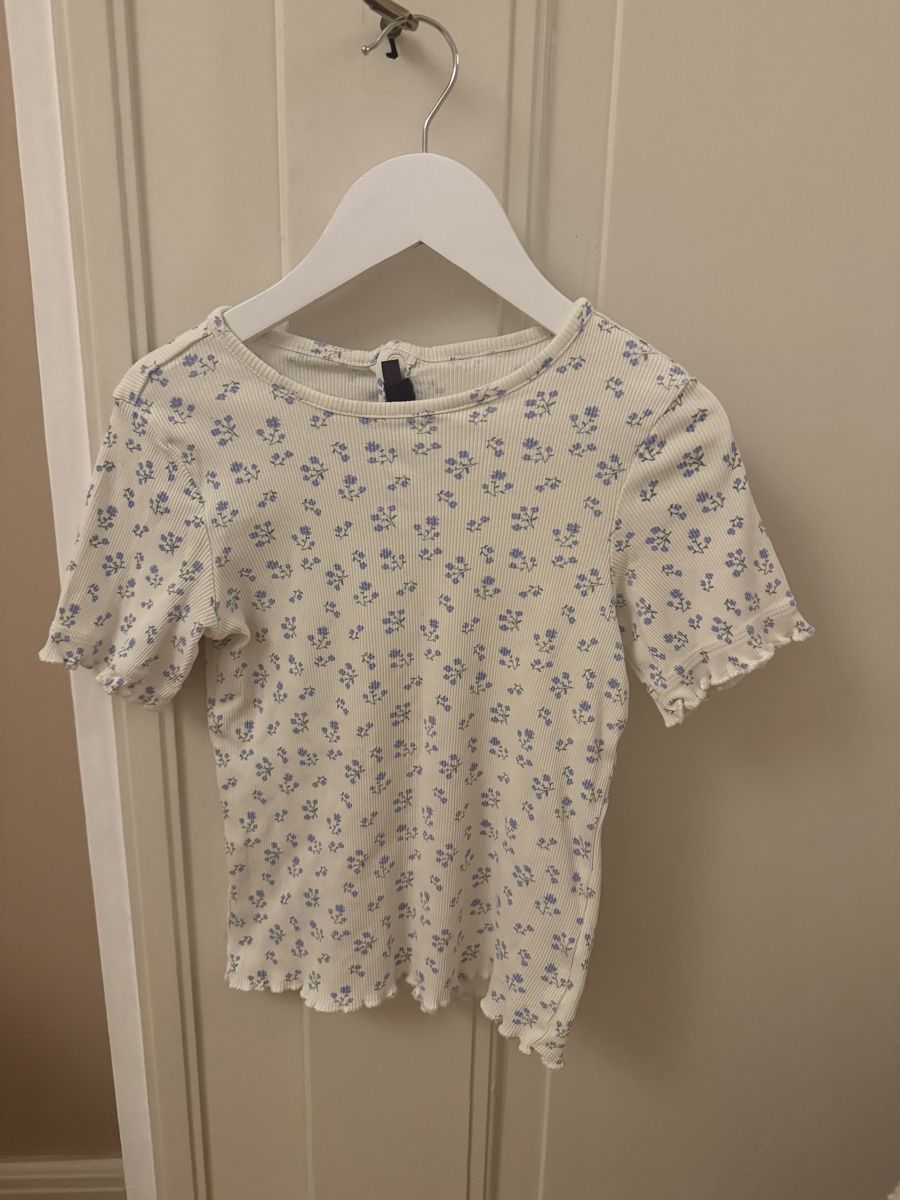 Blusen, T-Shirts & Tops: Sergent Major Flower T-Shirt – Gebraucht aus Genève von Stephanie.xx