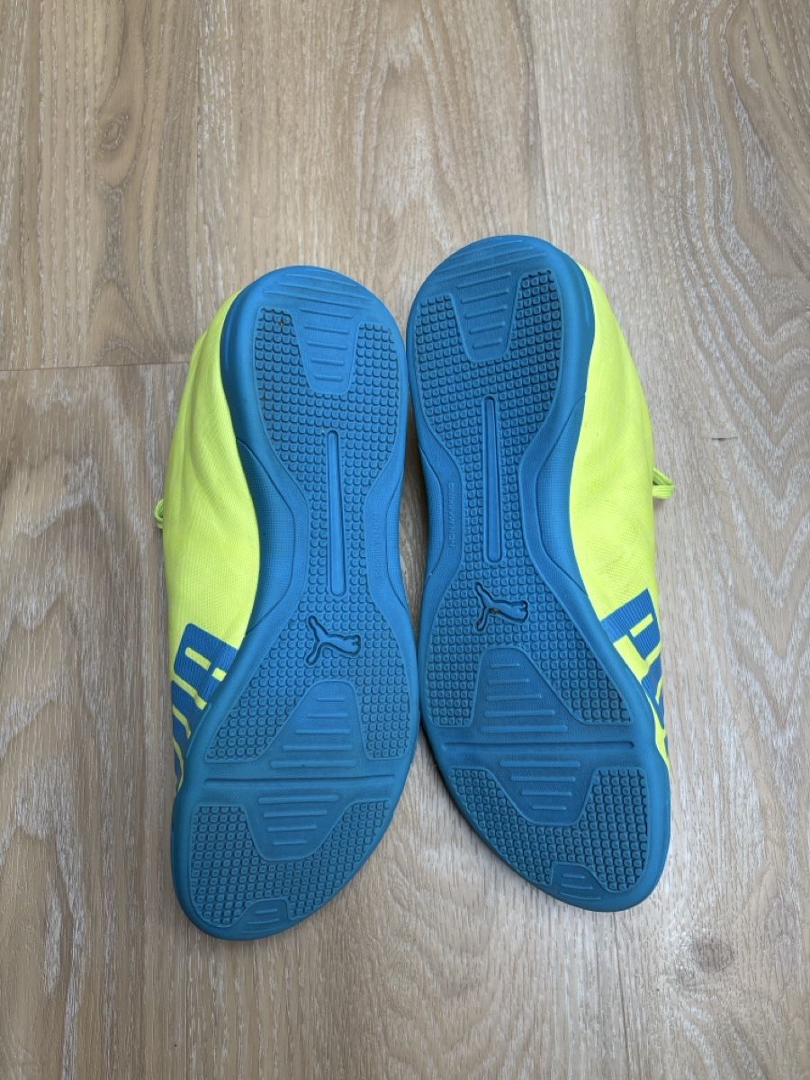 Scarpe da uomo: Chaussure de salle – Usato da La Chaux-du-Milieu venduto da Bloute 1