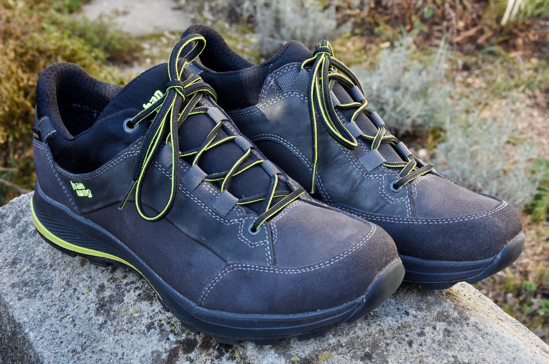 Hanwag Scarpe da uomo: Hanwag Herren Wanderschuhe 41.5 – Usato da Bern venduto da Mydogonline