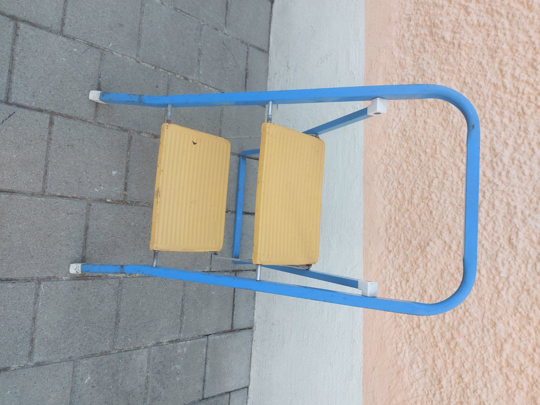 Scale: Tritthocker blau gelb 2 Stufen ; Leiter – Usato da Rheinau venduto da profitronic.shop 1