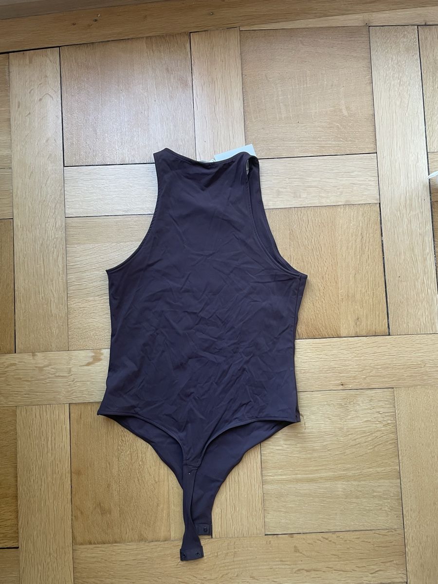H&M Tops: Body H&M – Neu und originalverpackt aus Baden von Mc1r90 1