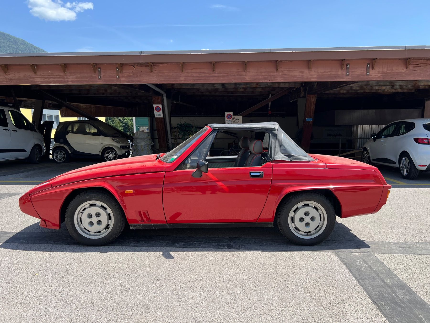 Reliant Automobili: 1986 Reliant Scimitar SS1 1600 LHD – Usato da Fenil-sur-Corsier venduto da HEMIsphere_Garage 7