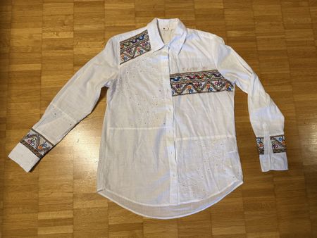 Desigual Damen Hemd weiss mit Stickerei Gr. S 
