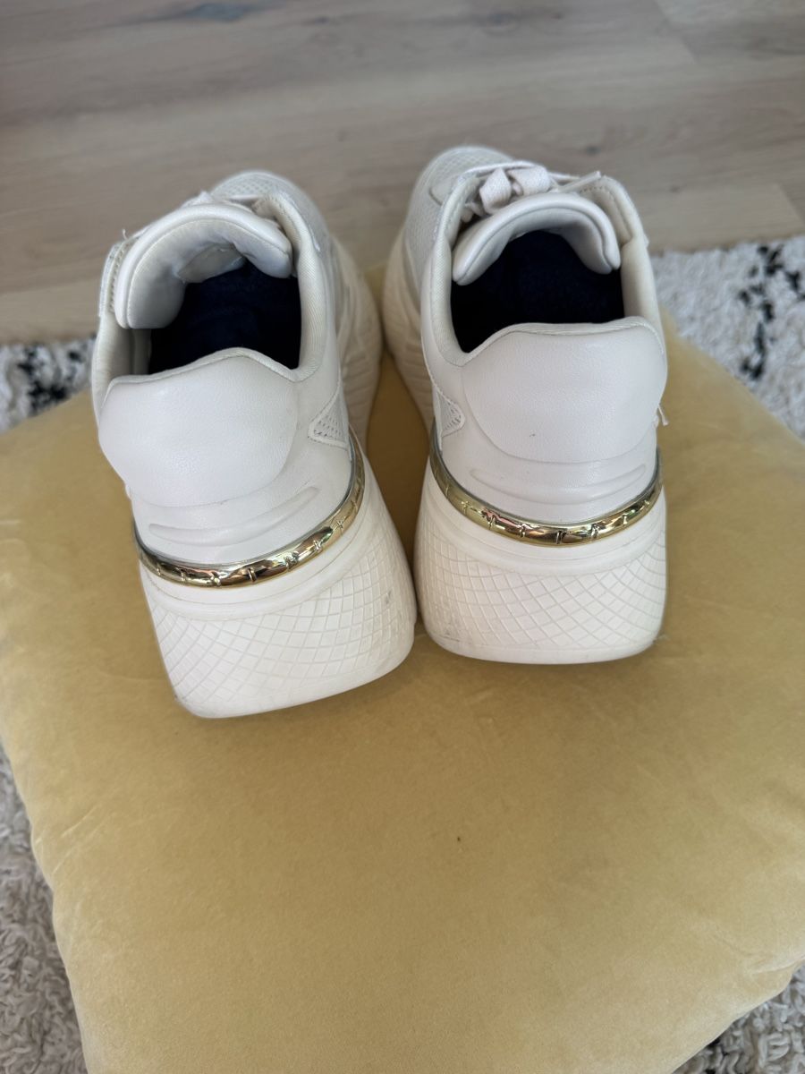 Zara Chaussures femmes: Zara Sneaker Grösse 38 – D'occasion à Buchs ZH par crazyhandbaggirl123 3