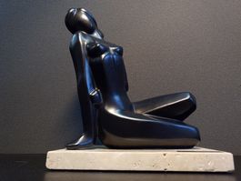 M.G.P. Martin Consuegra Frauenakt Kunst-Skulptur aus Stein
