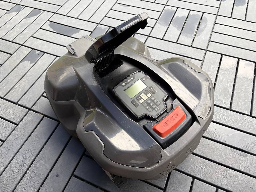 Tagliaerba: Mähroboter Husqvarna 415x – Usato da Niederweningen venduto da eagles200 3