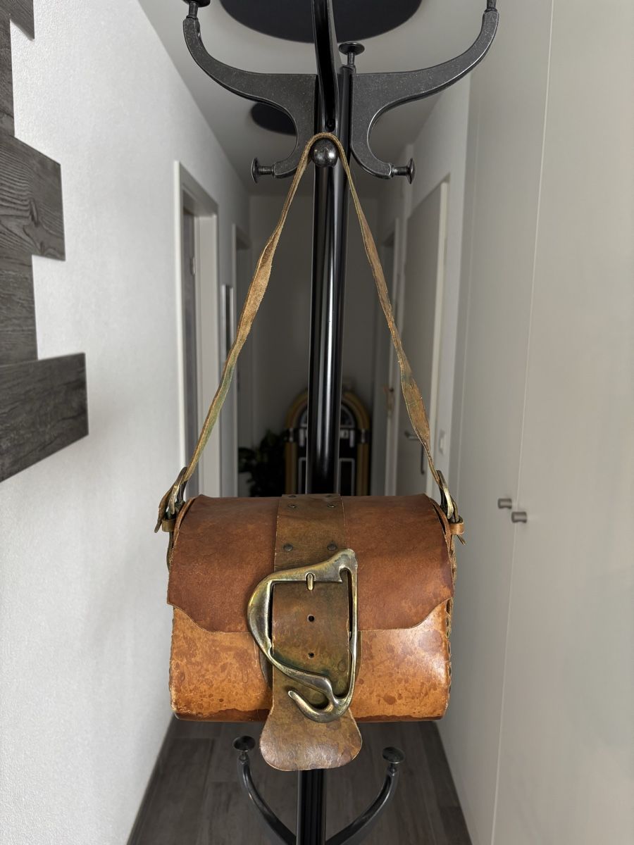 Borse: Sac à main vintage en cuir véritable – Usato da Savièse venduto da aly_zc2h