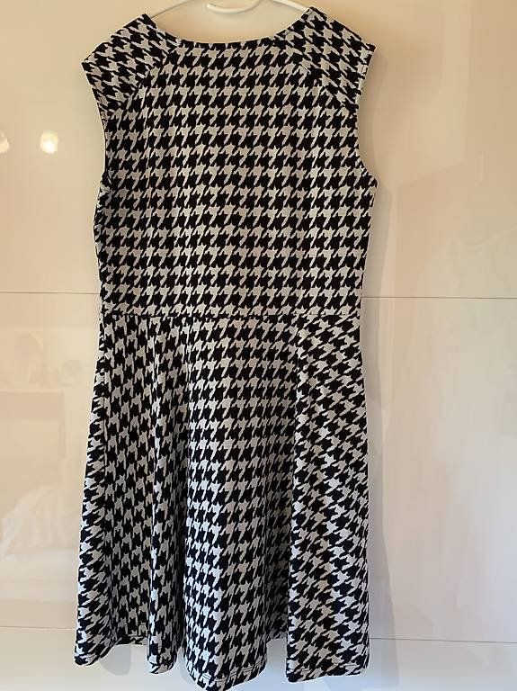 H&M Kleider: H & M Kleid (NEU) – Neu und originalverpackt aus Zürich von elsoca 1