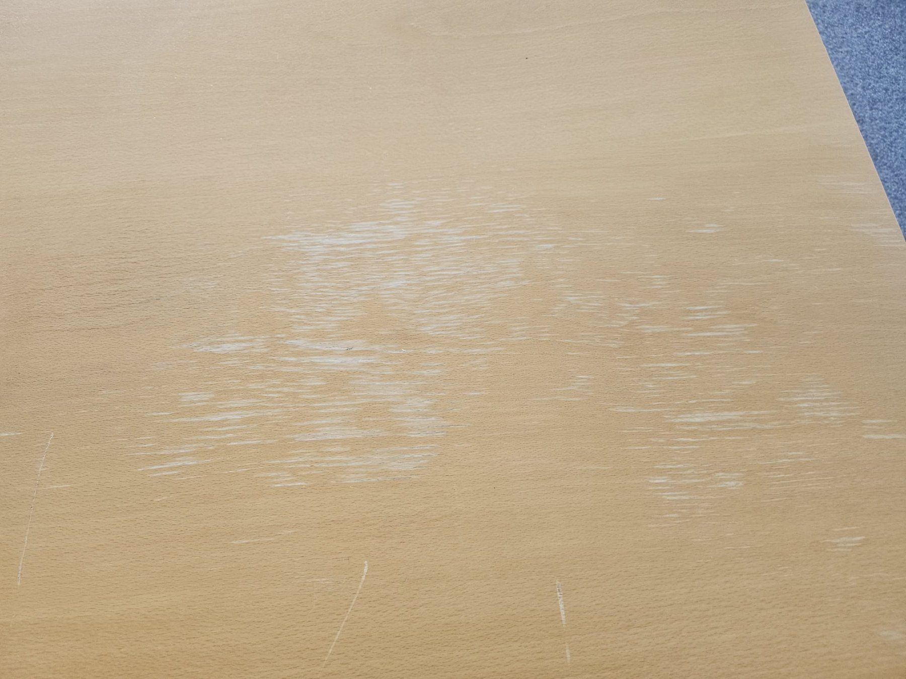 Scrivanie: Kleiner Holz Tisch mit metall Beinen – Usato da Zürich venduto da M-CityB 3