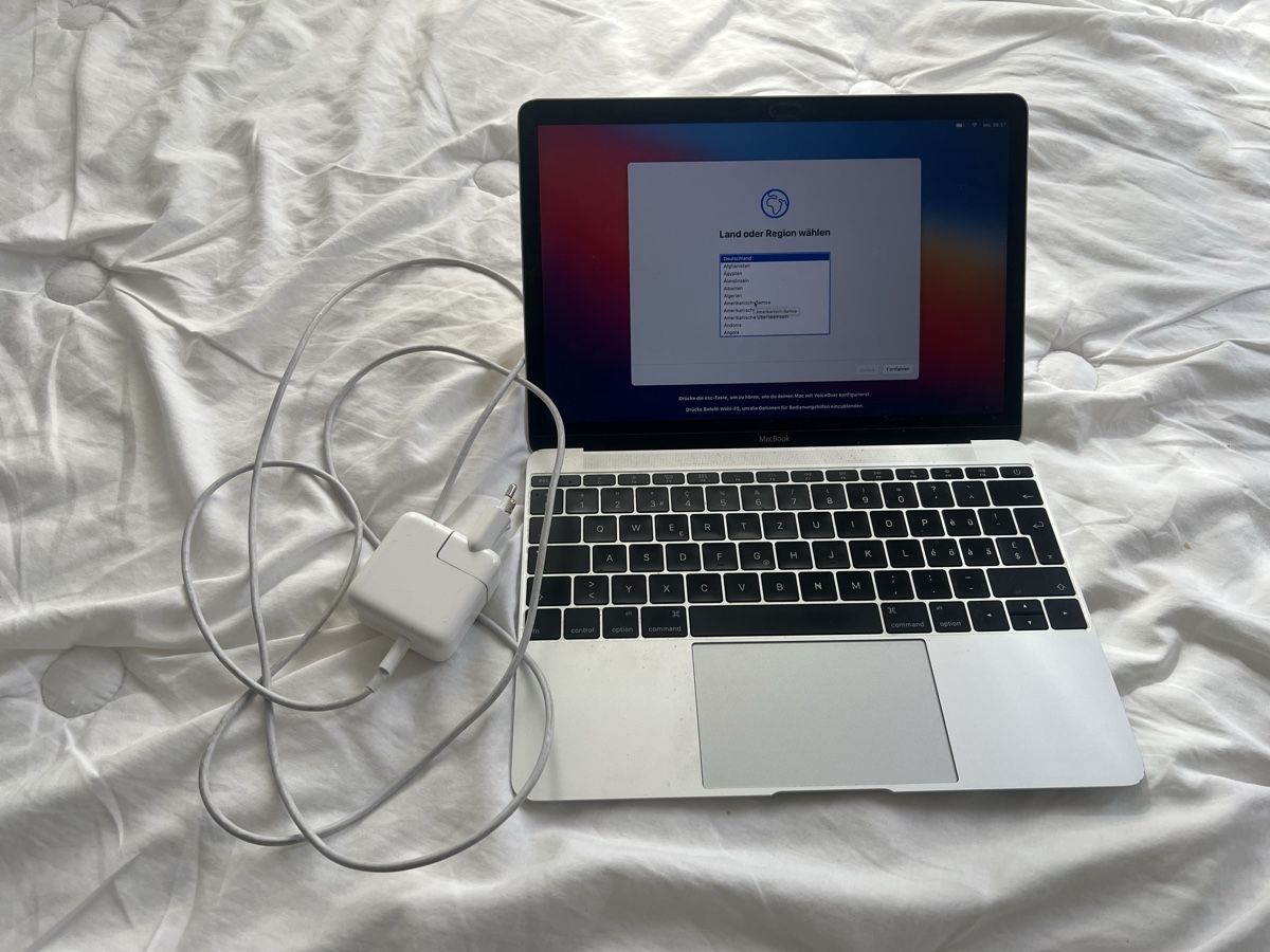 Apple Notebook: MacBook 12 Zoll Early 2015 – Usato da Zürich venduto da gina.mdej