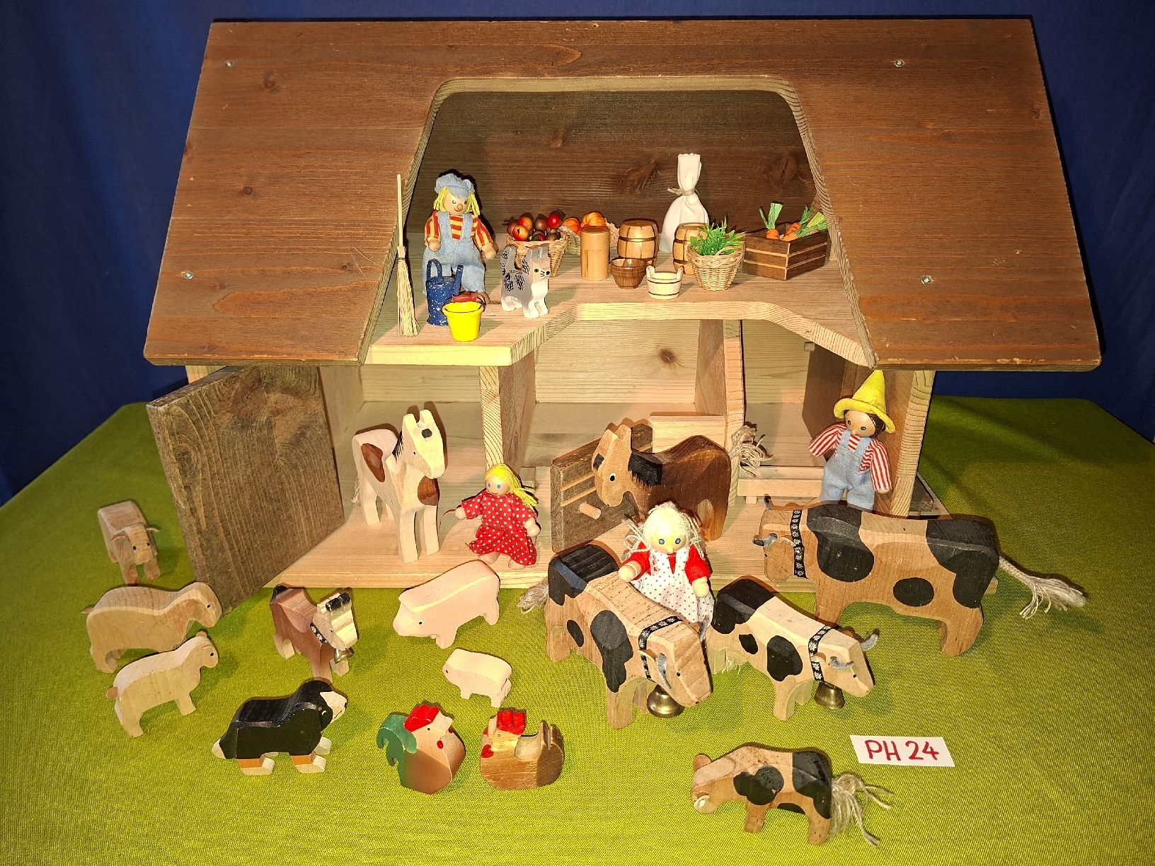 Trauffer Giocattoli: Trauffer Stall,Bauernhof,Tiere PH24 – Usato da Aarberg venduto da Fink010