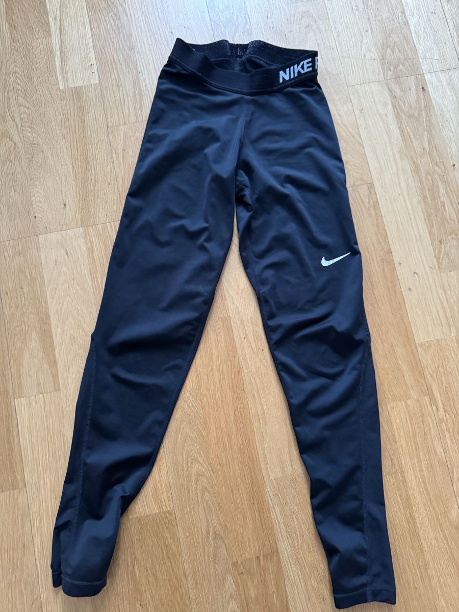Nike Leggings: Nike leggings – Usato da Bern venduto da FashionK92