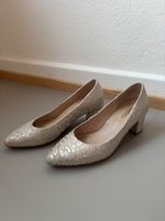 Hochzeit:Elegante Pumps aus Leder in Reptiloptik gold Gr. 38
