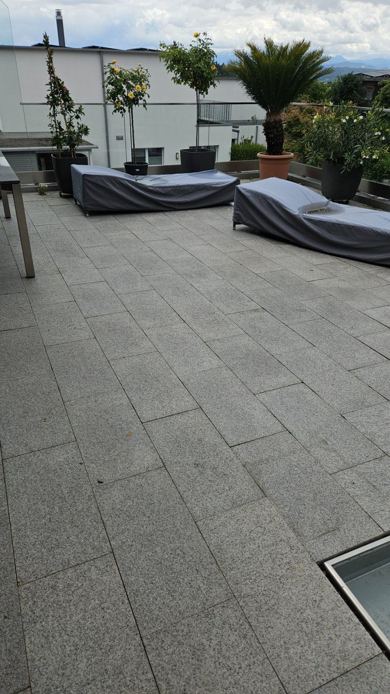 Piatti di portata: Granit Gartenplatten 60 m2 – Usato da Wil SG venduto da vam3
