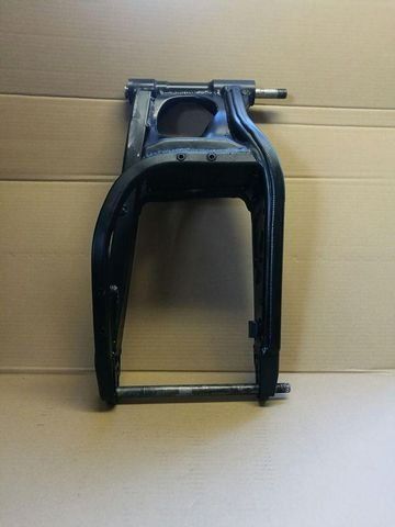 Kawasaki Tutti i ricambio per moto: Kawasaki Hinterrad-Schwinge – Usato da Seewen SZ venduto da urmitech 1