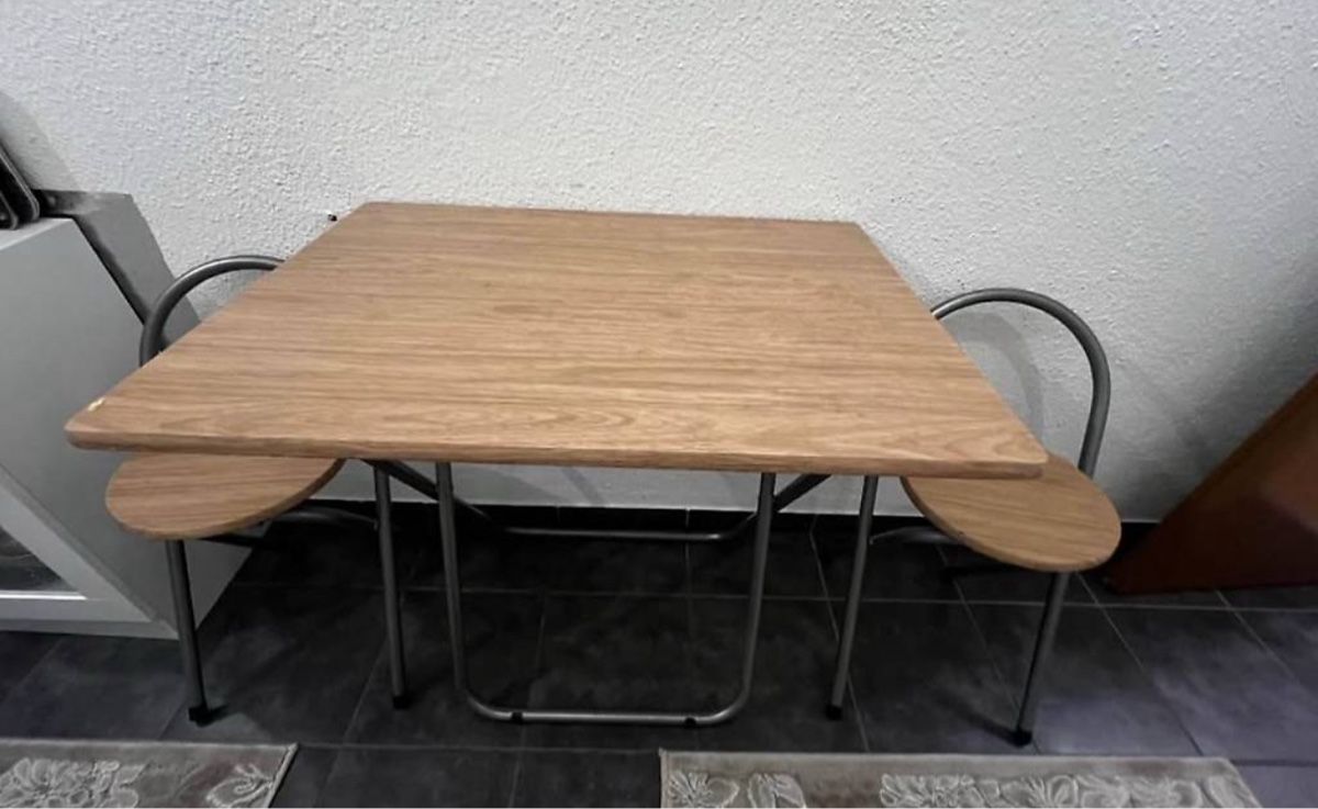 Set di tavolo e panche: Klappbarer Esstisch mit 2 Stühlen – Nuovo (secondo la descrizione) da Birmensdorf ZH venduto da ise_5t6z